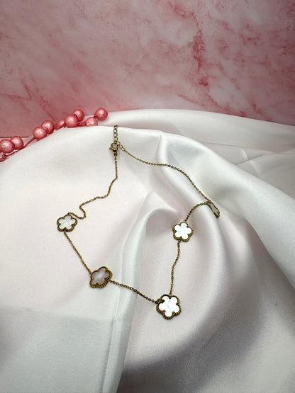 ￼Collier - trèfle