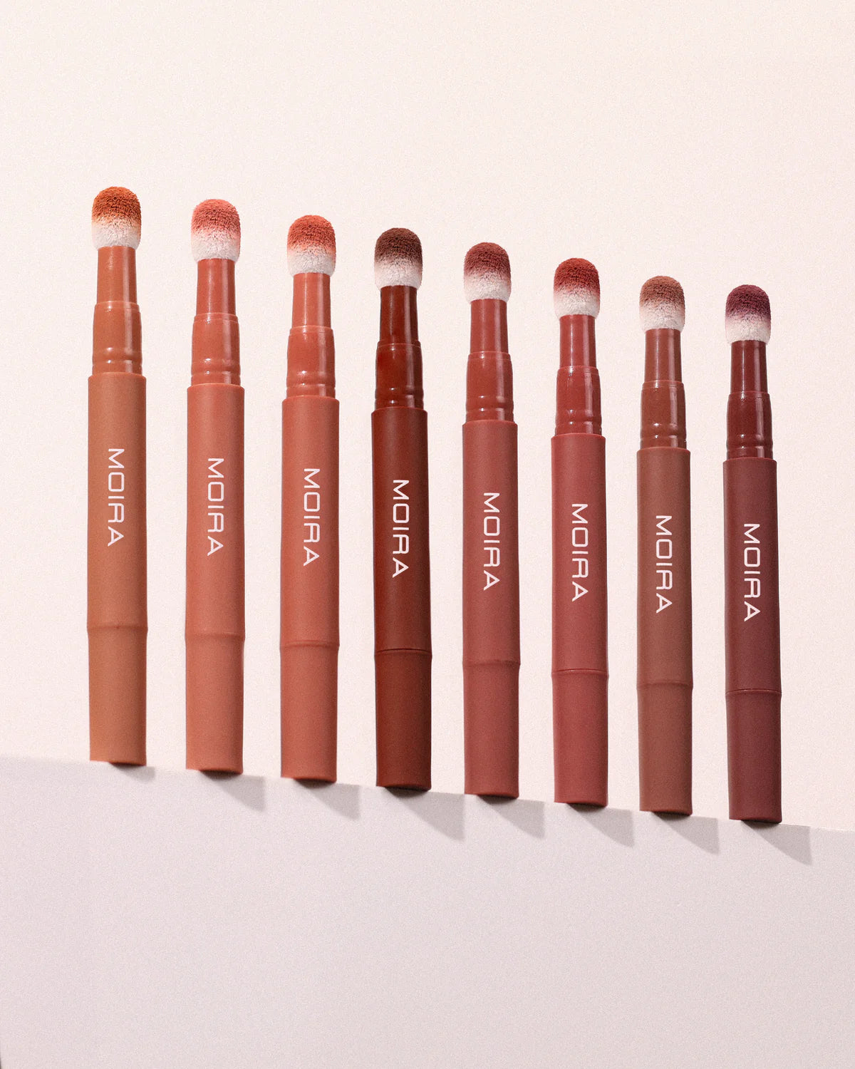 MOIRA CRÈME À LÈVRES - KISS DISPLAY CUSHION