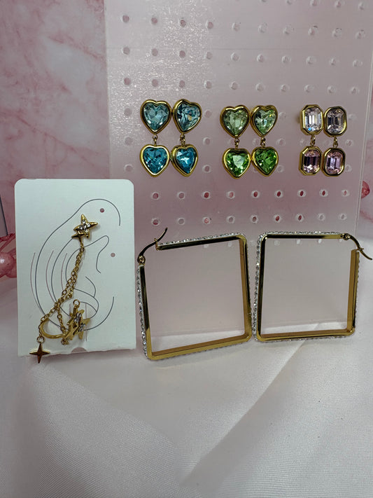 Boucles d’oreilles au choix ￼